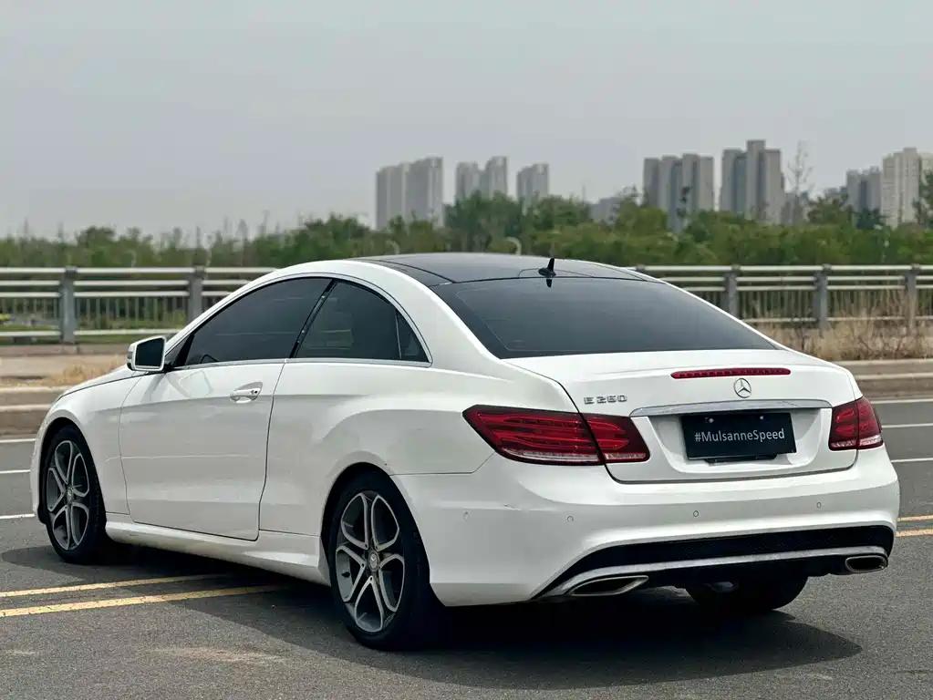 Mercedes-Benz E-Class 2015 — фото 12
