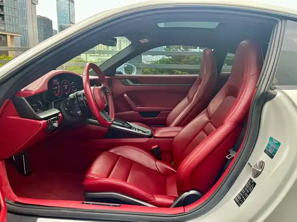 Porsche 911 2021