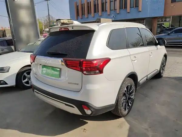 Mitsubishi Outlander 2020