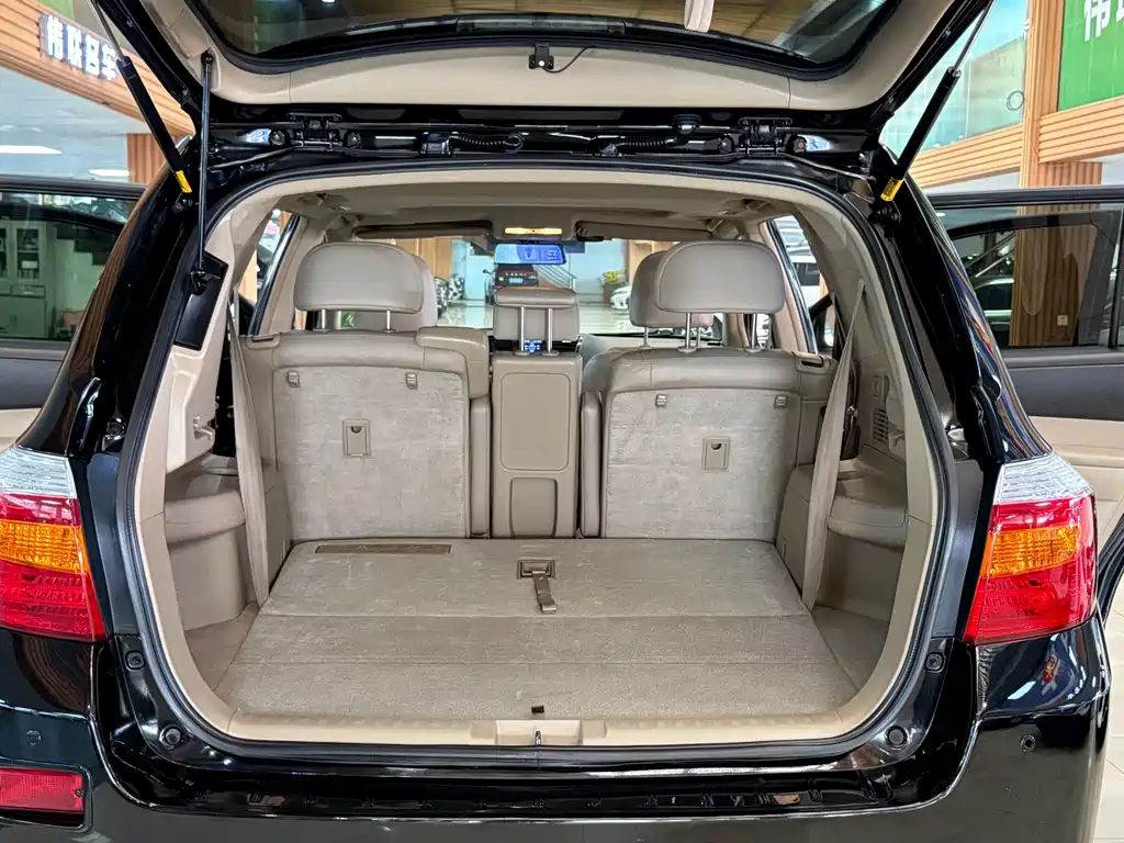 Toyota Highlander 2010 — фото 12