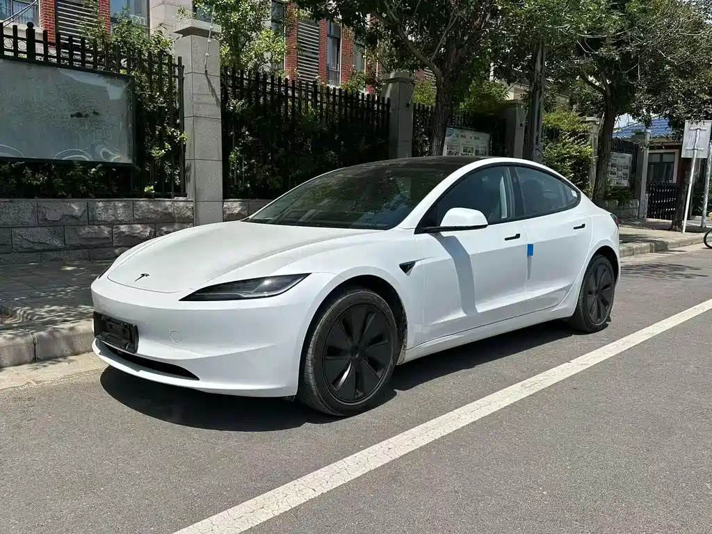 Tesla Model 3 2026