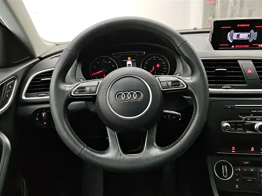 Audi Q3 2017 — фото 15