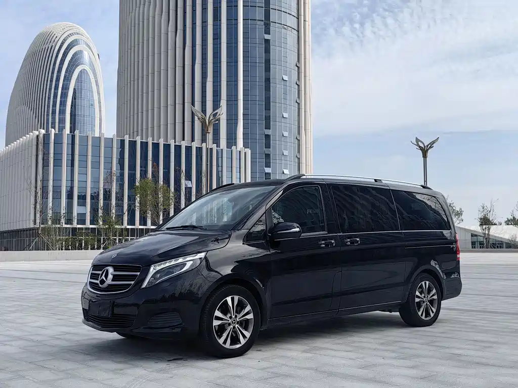 Mercedes-Benz V-Class 2020 — фото 1