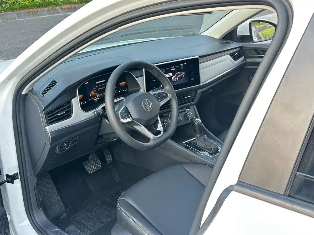 Volkswagen Bora 2024