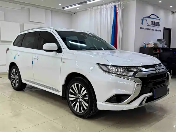 Mitsubishi Outlander 2021