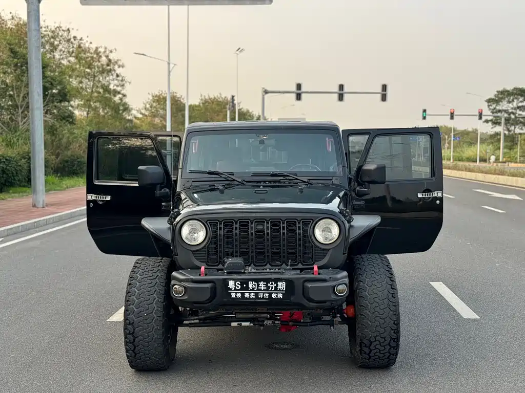 Jeep Wrangler 2010 — фото 2