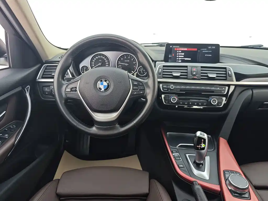 BMW 3 Series 2019 — фото 19