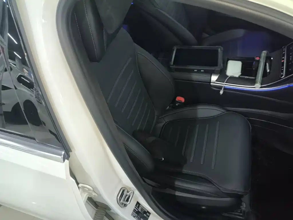 Mercedes-Benz C-Class 2025 — фото 20