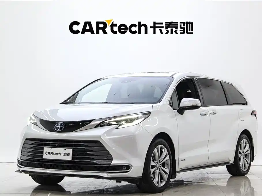 Toyota Sienna 2023 — фото 1