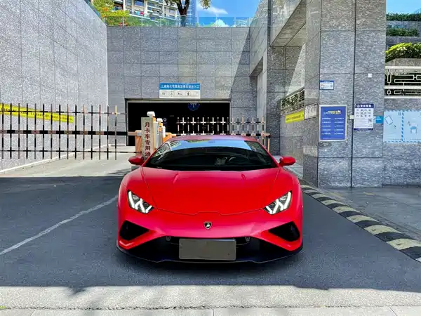 Lamborghini Huracan 2021
