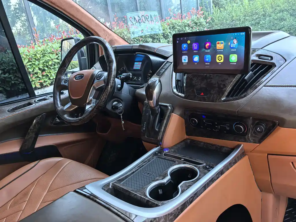 Ford Tourneo 2023 — фото 27