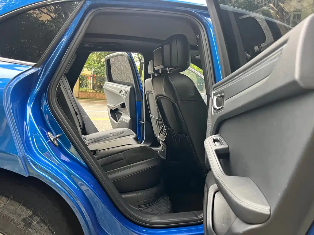 Porsche Macan 2018 — фото 19