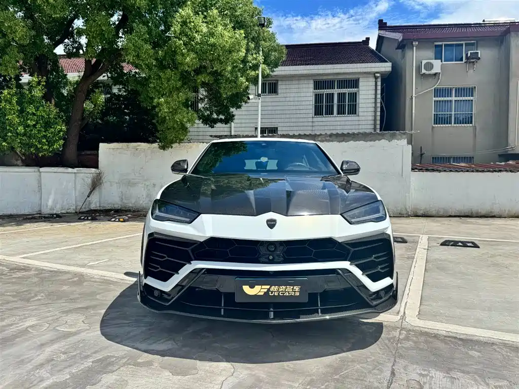Lamborghini Urus 2021