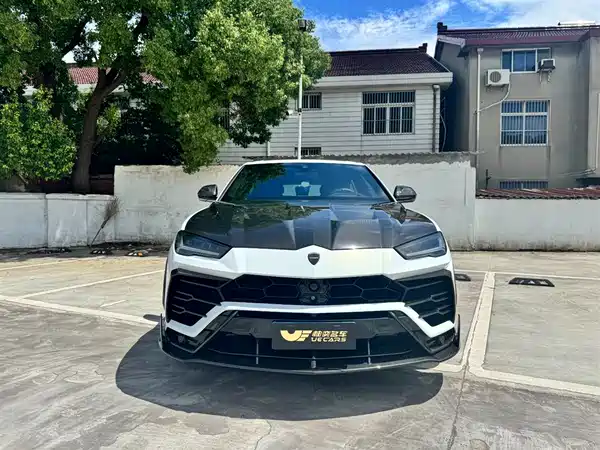 Lamborghini Urus 2021