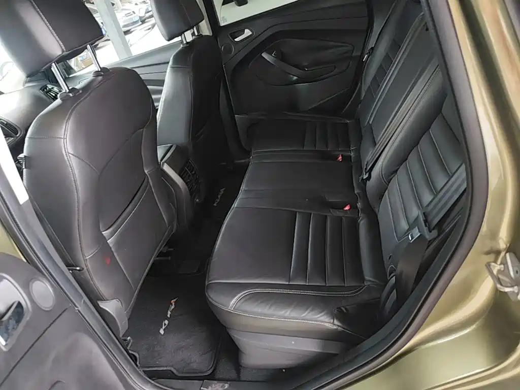 Ford Kuga 2015 — фото 17