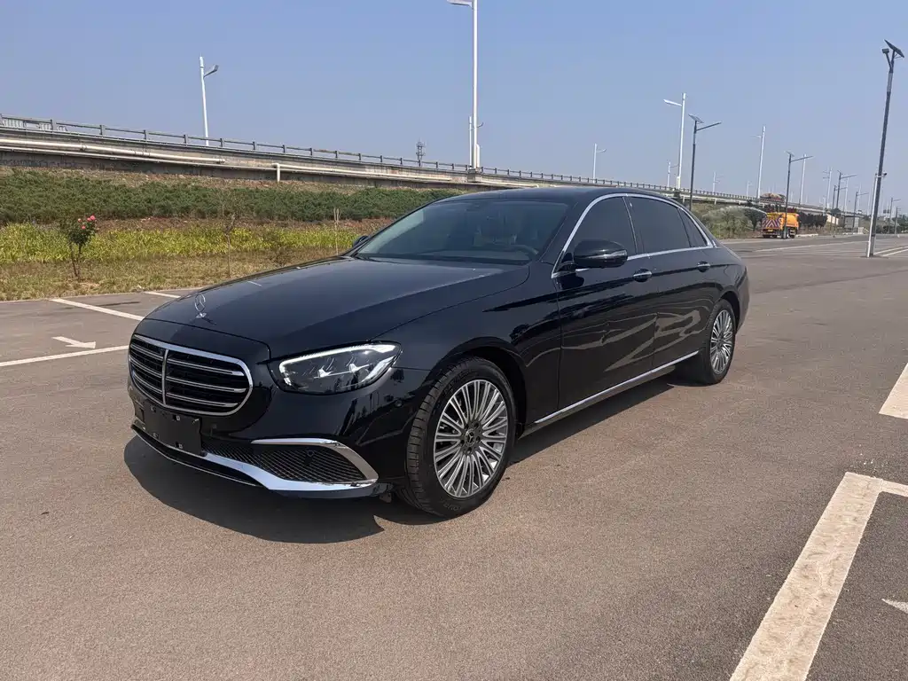 Mercedes-Benz E-Class 2023 — фото 1