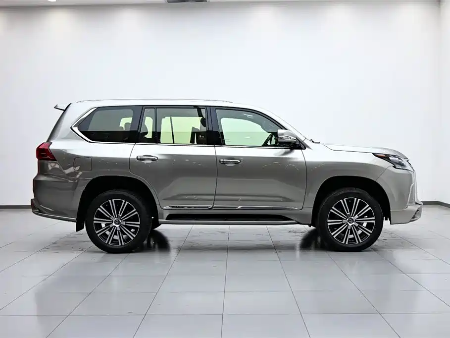 Lexus LX 2018 — фото 6