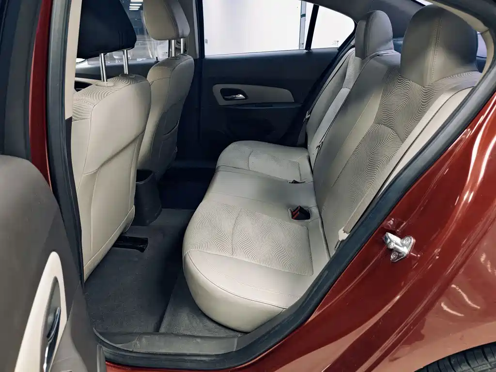 Chevrolet Cruze 2015 — фото 10