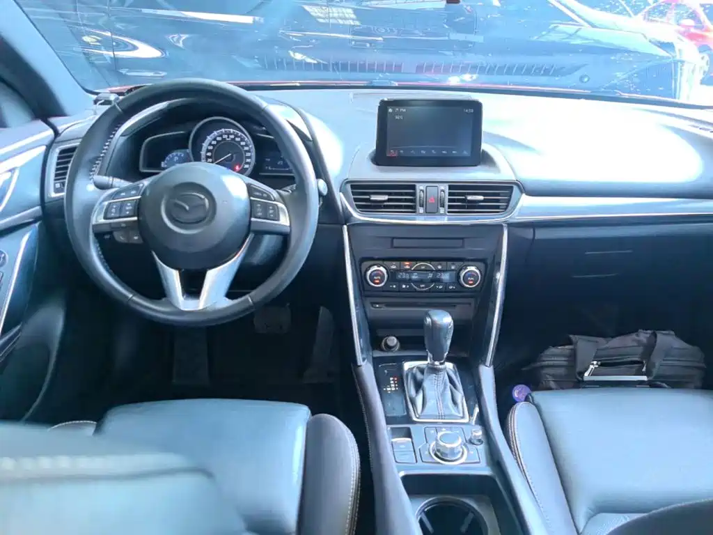 Mazda CX-4 2017 — фото 10