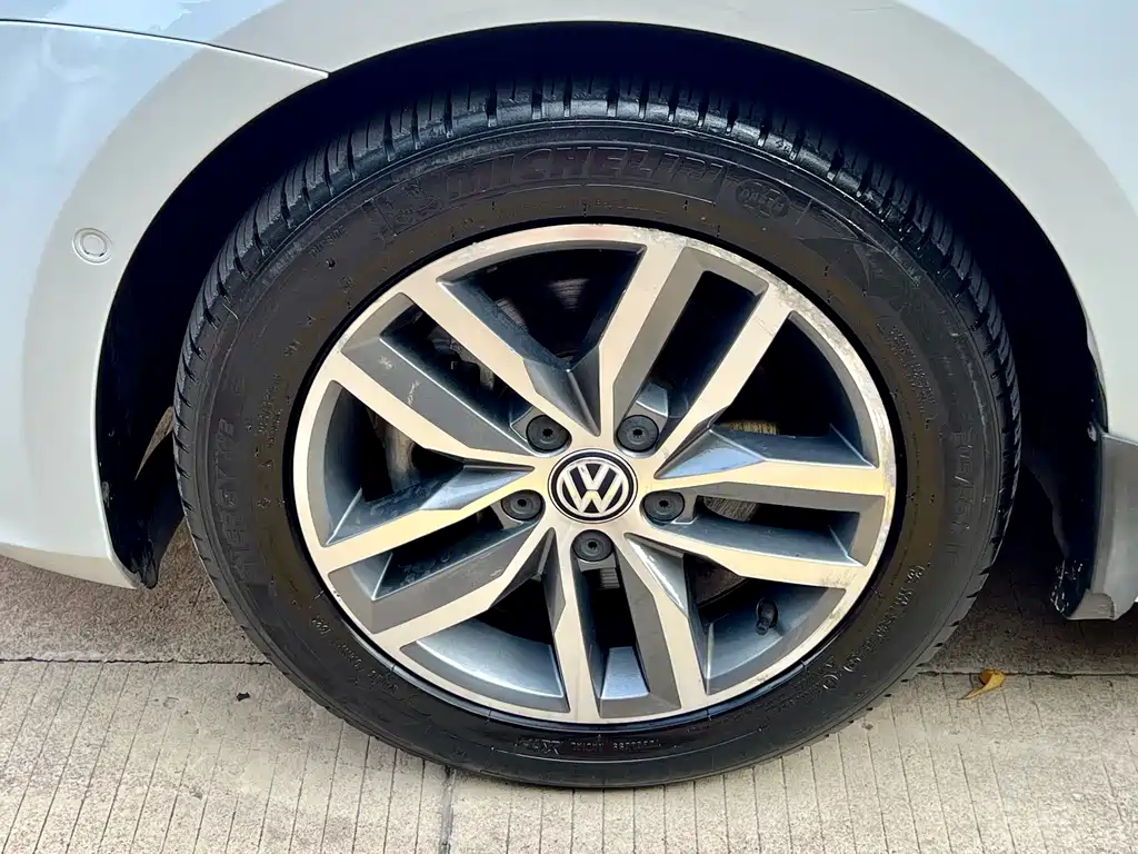Volkswagen Golf 2017 — фото 18