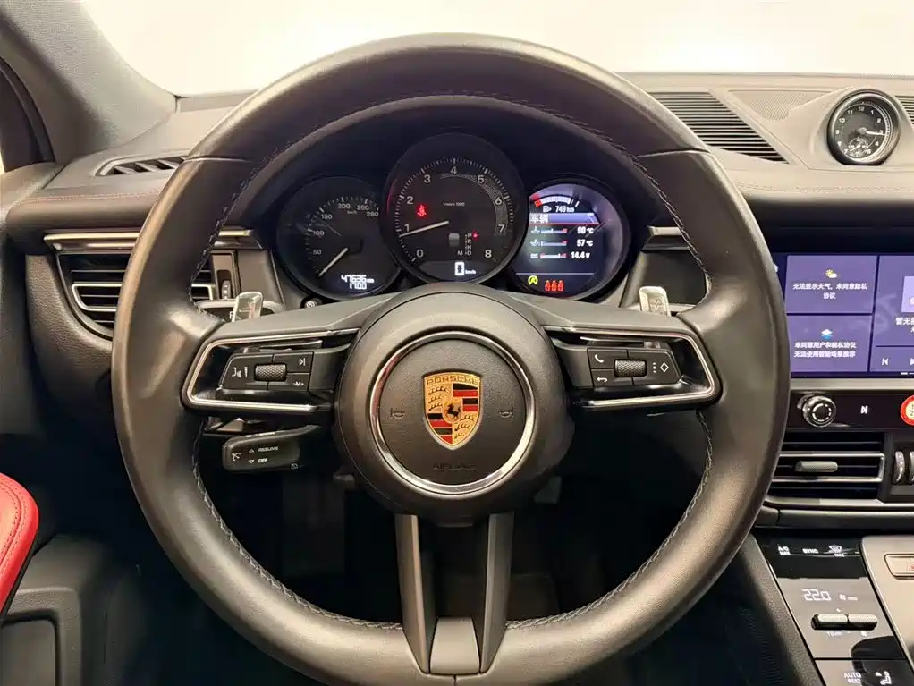 Porsche Macan 2024 — фото 19