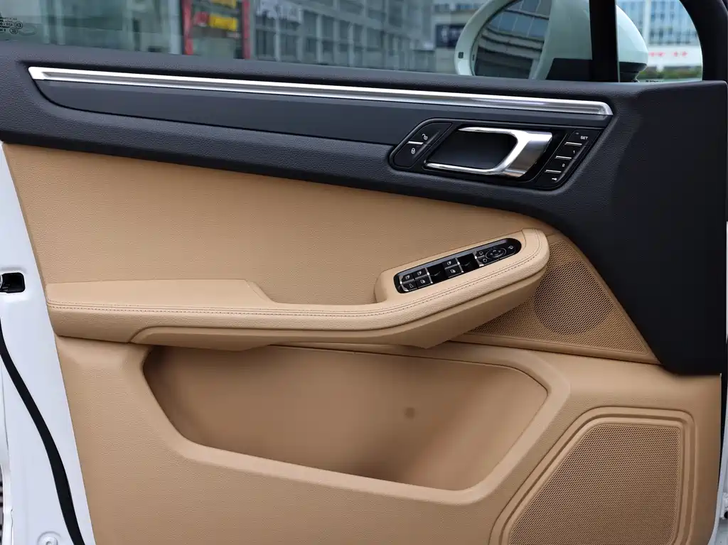Porsche Macan 2018 — фото 11