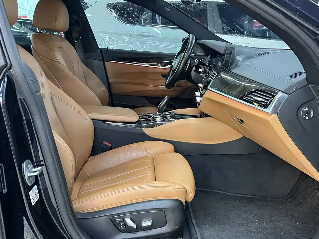 BMW 6 Series GT 2019 — фото 8