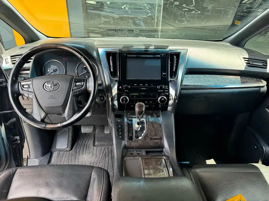 Toyota Alphard 2018