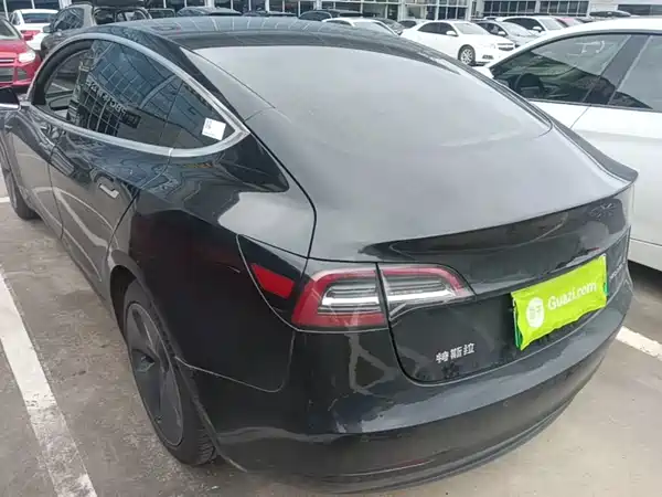 Tesla Model 3 2020