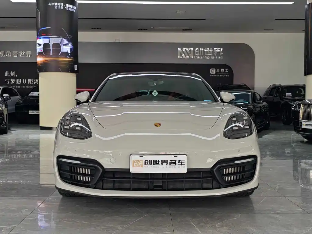 Porsche Panamera 2023