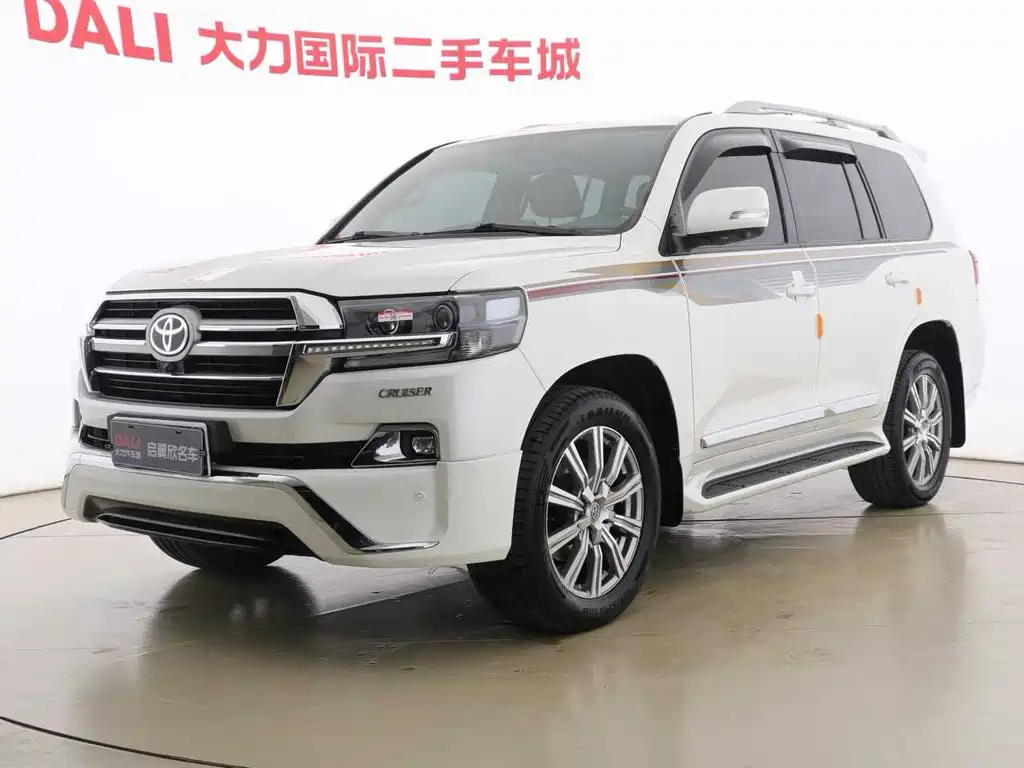 Toyota Land Cruiser 2019 — фото 1