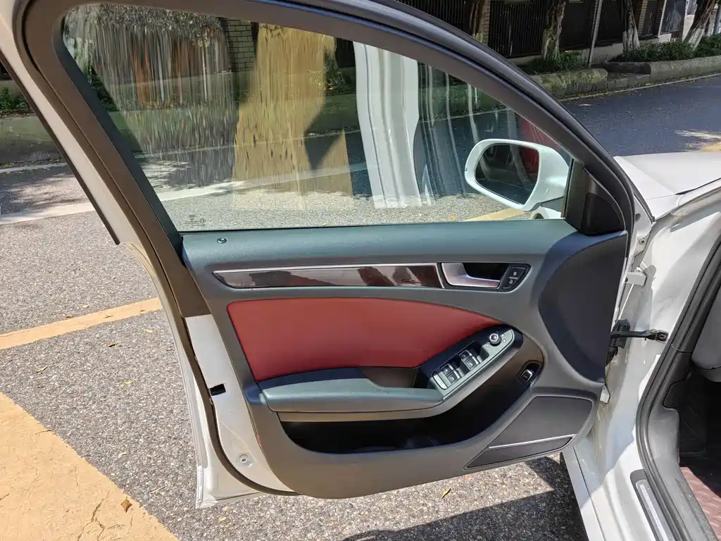 Audi A4L 2015