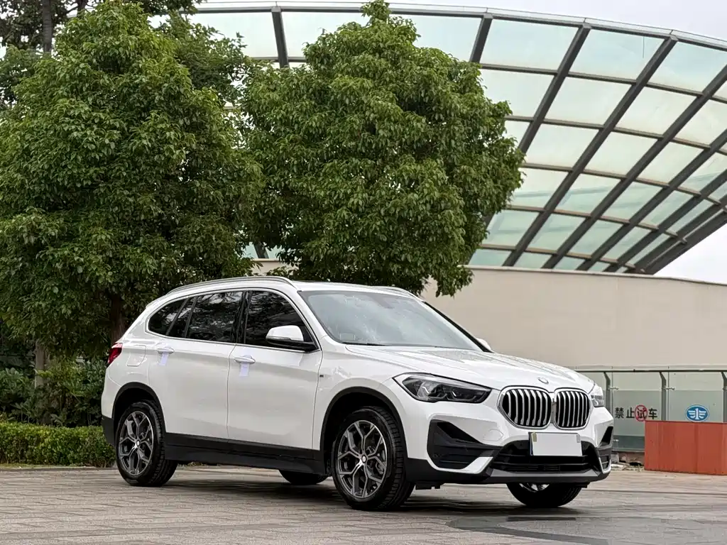 BMW X1 2022 — фото 3