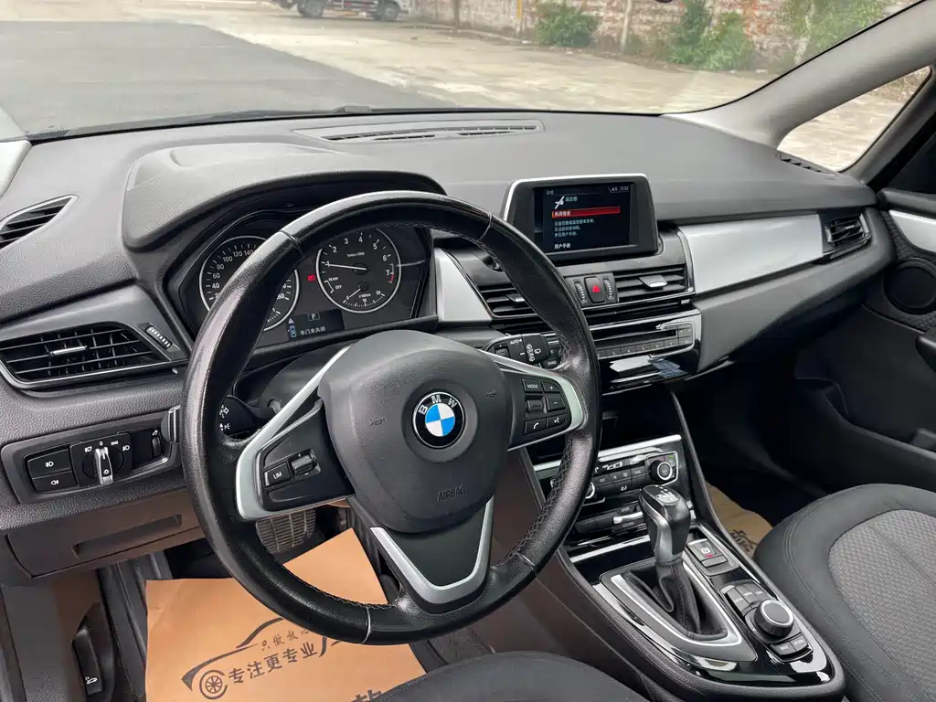 BMW 2 Series Station Wagon 2018 — фото 10