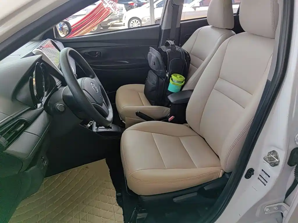 Toyota Yaris L 2018 — фото 15