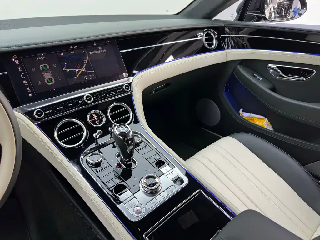 Bentley Continental 2021 — фото 24