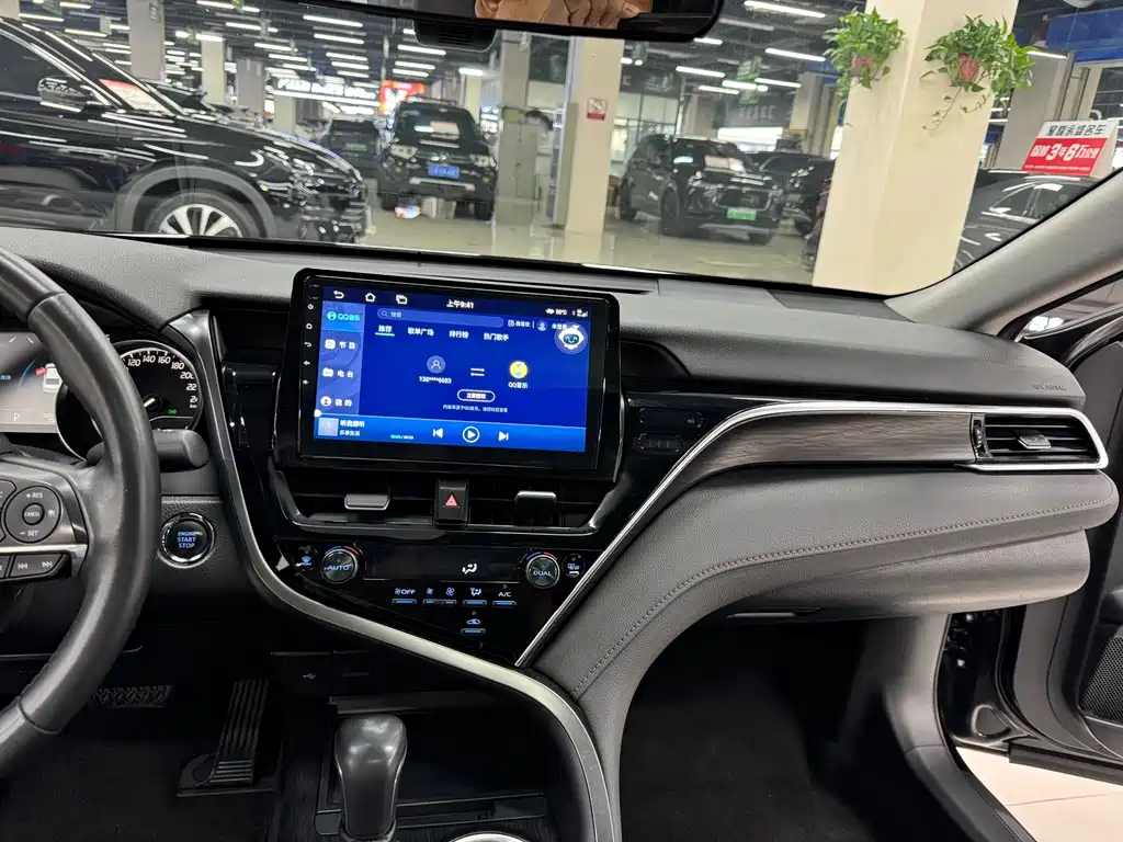 Toyota Camry 2023 — фото 15