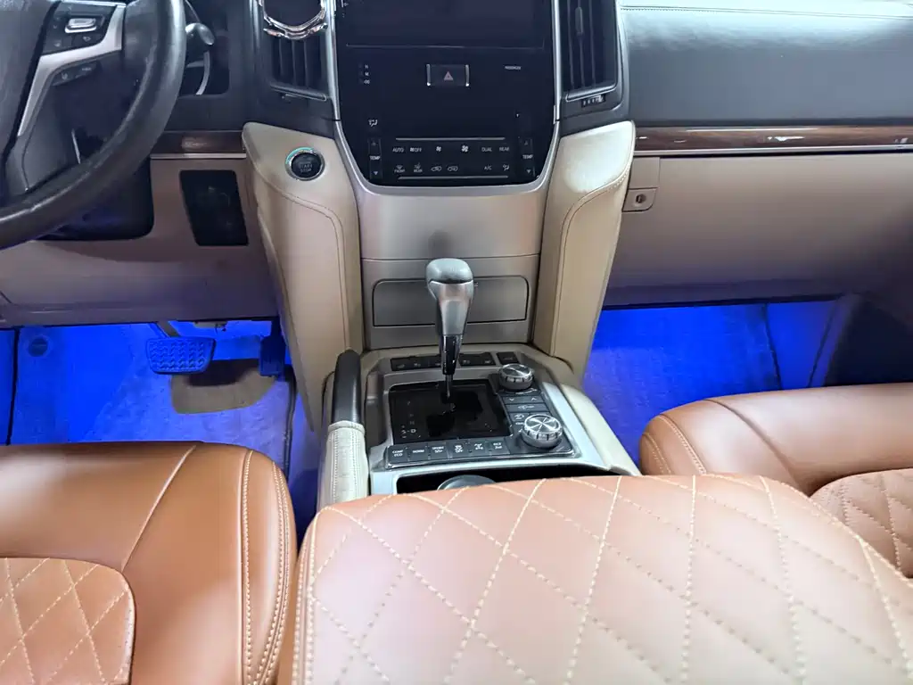 Toyota Land Cruiser 2013 — фото 15