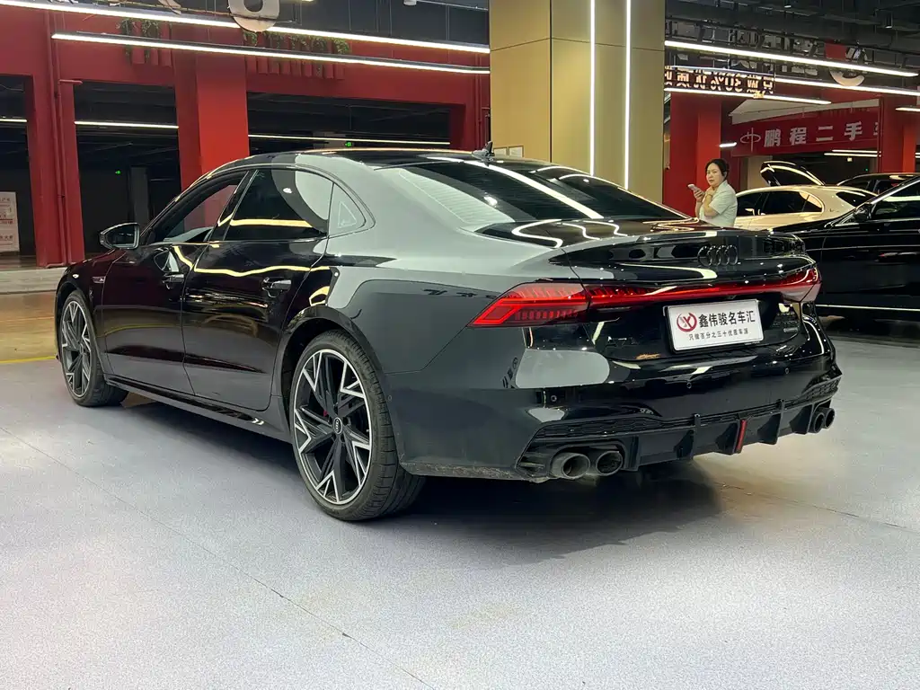 Audi A7L 2025 — фото 17