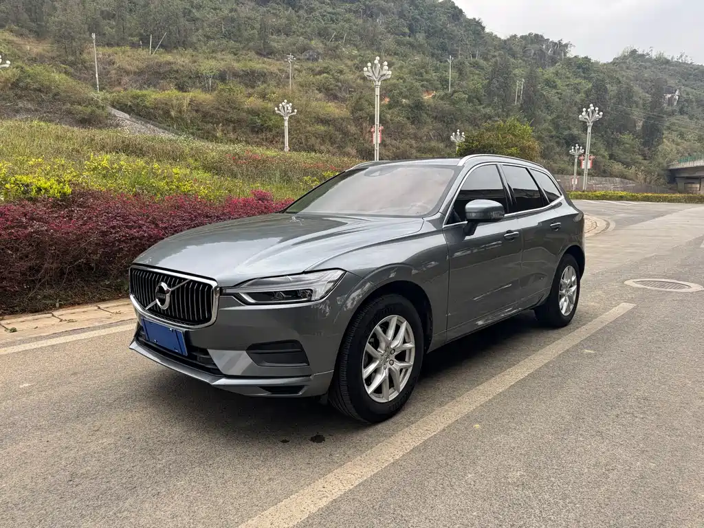 Volvo XC60 2019 — фото 1