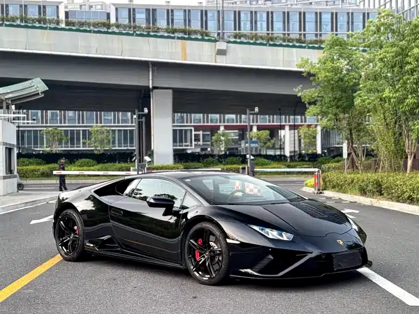 Lamborghini Huracan 2023
