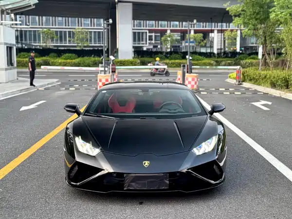 Lamborghini Huracan 2023