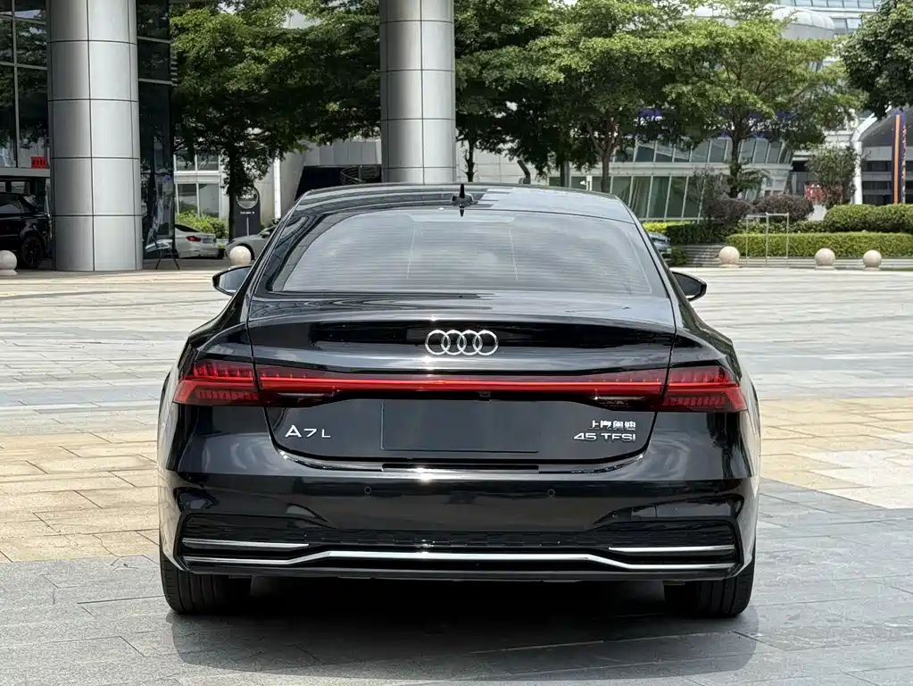 Audi A7L 2024 — фото 13