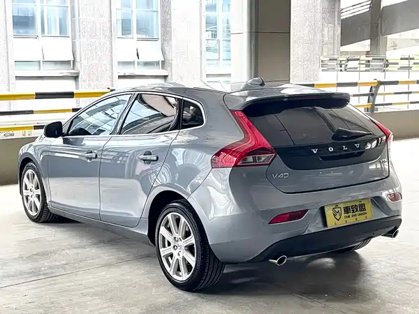 Volvo V40 2018