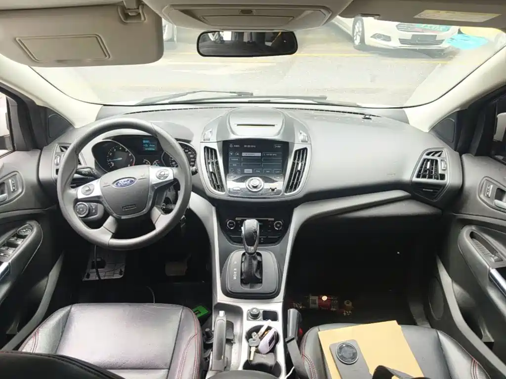 Ford Kuga 2015 — фото 10