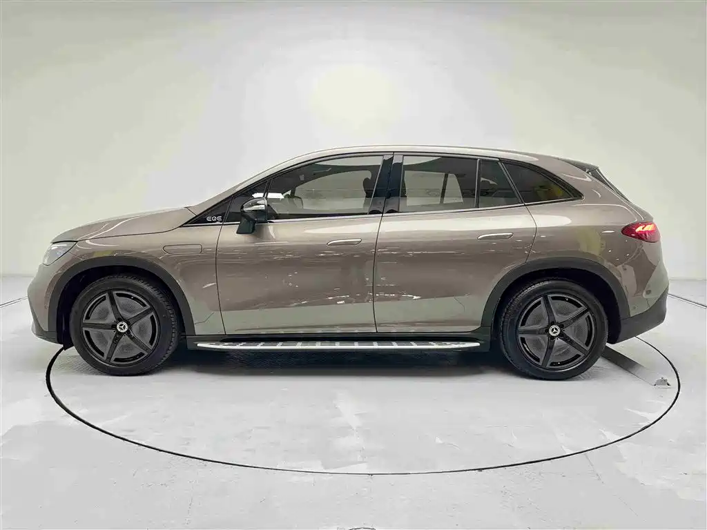 Mercedes-Benz EQE SUV 2025 — фото 19