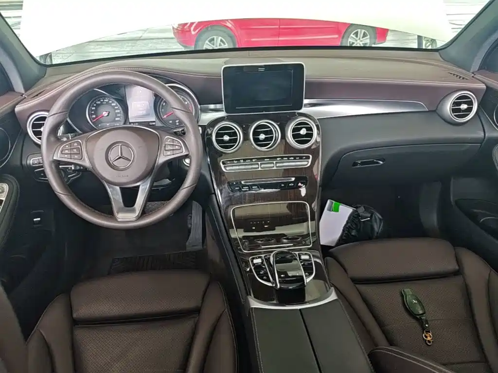 Mercedes-Benz GLC 2018 — фото 10