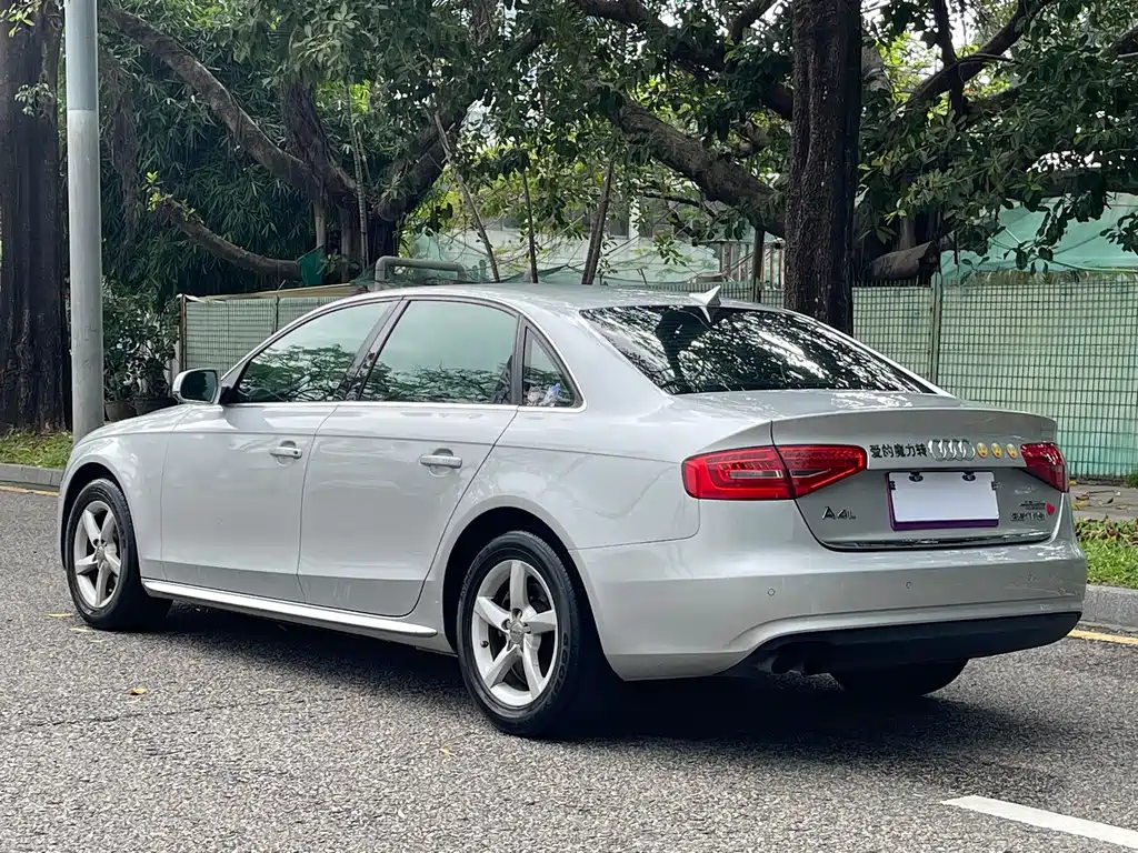 Audi A4L 2012 — фото 11