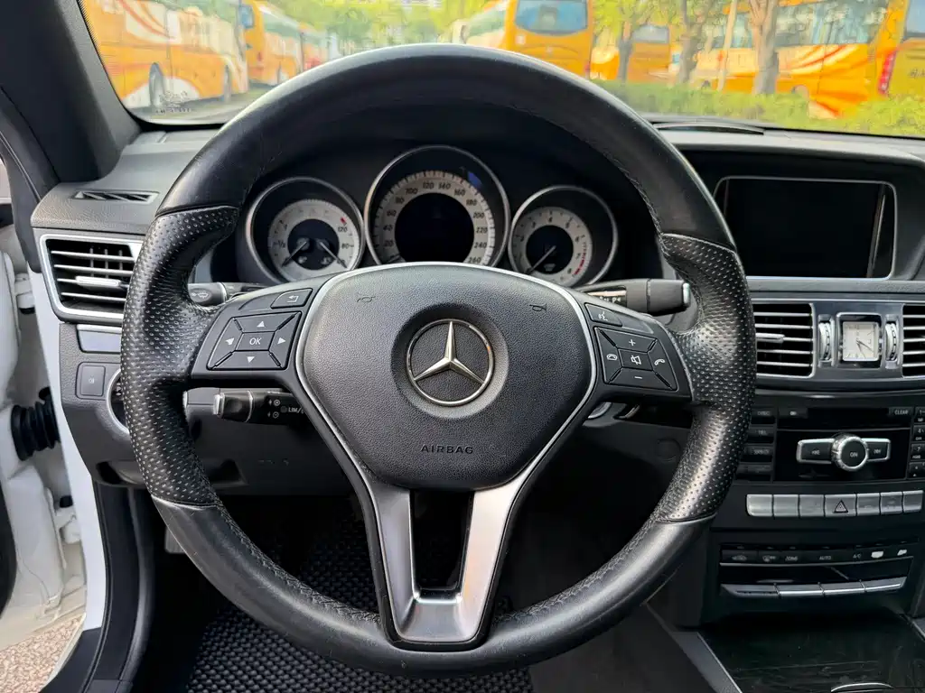 Mercedes-Benz E-Class 2014 — фото 11