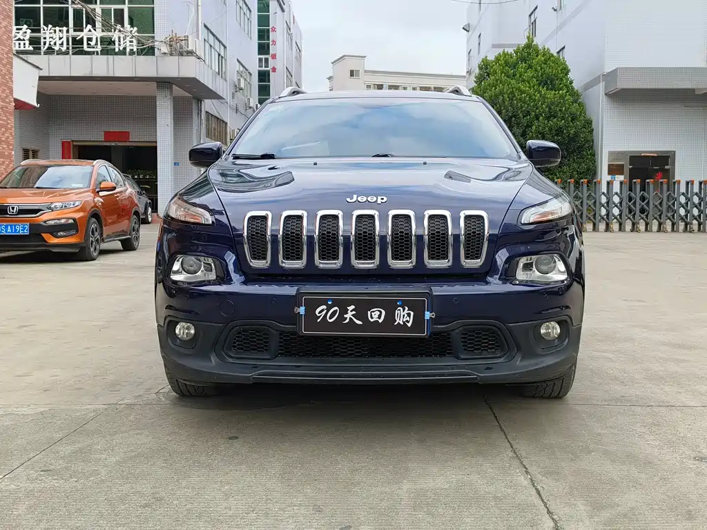 Jeep Cherokee 2017 — фото 2